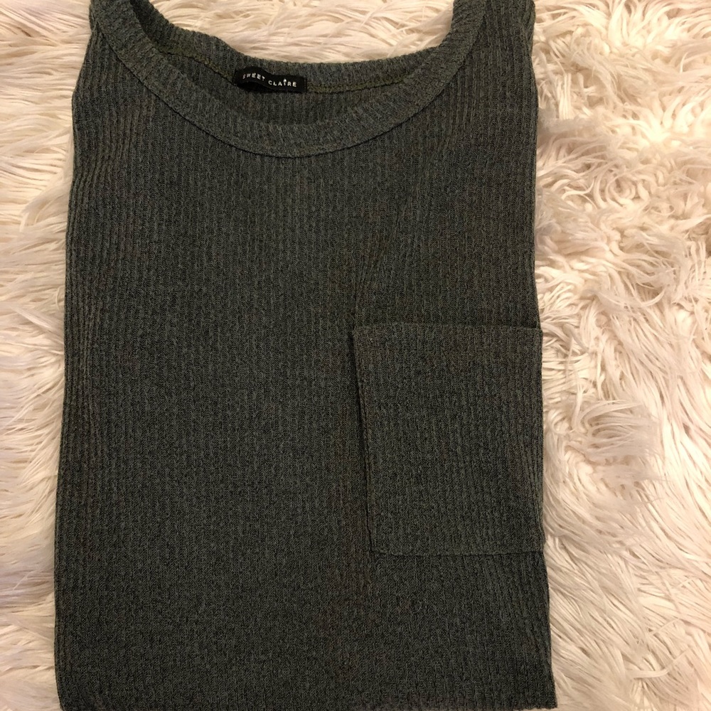 olive pocket sweater🌟